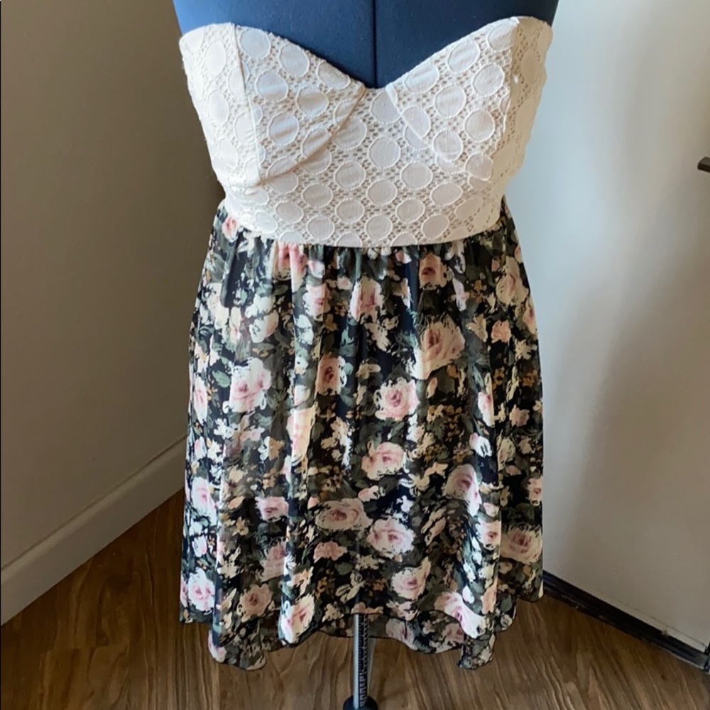 High-Low Dress - Picture 2 of 6